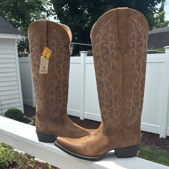 Ariat Tallahassee Stretch Fit Brown Bomber Leather,embroidered 16”shaft,snip toe - Picture 1 of 14